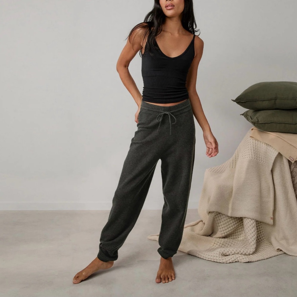 Lunya Black modal Tank and jogger set